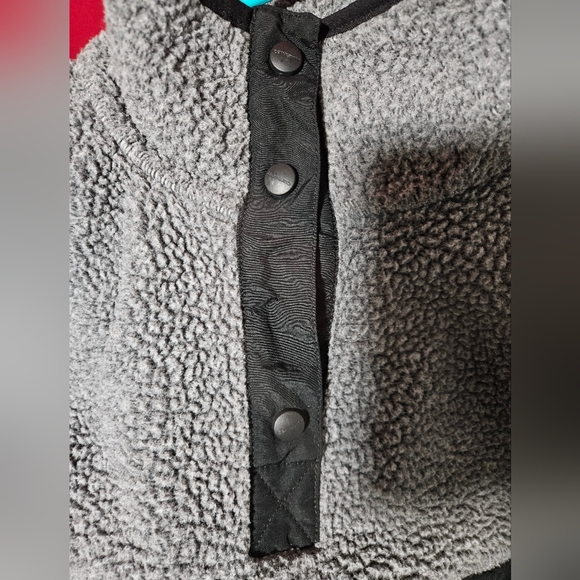 Carhartt Gray Jacket with Black Trim - Picture 3 of 3